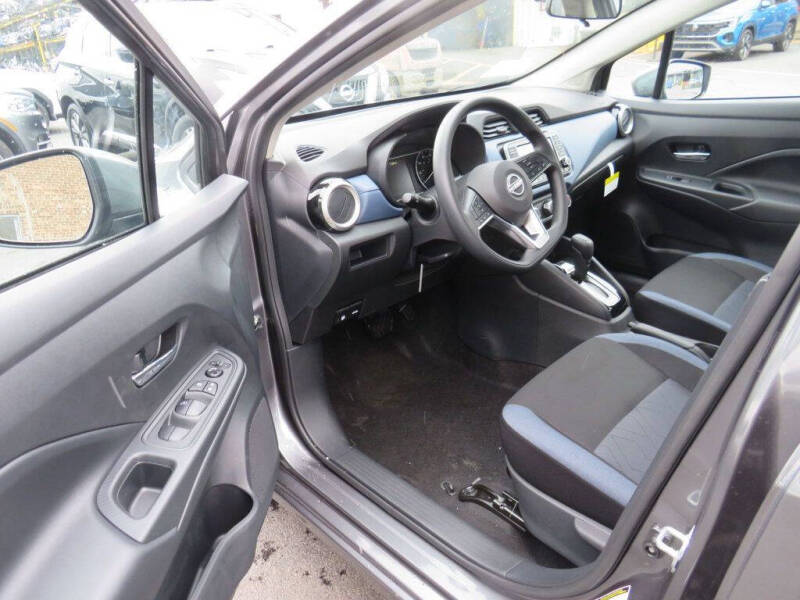 2025 Nissan Versa SV