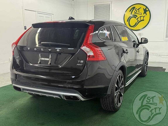 2016 Volvo V60 Cross Country T5 Platinum