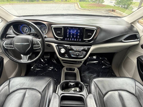2017 Chrysler Pacifica Touring-L