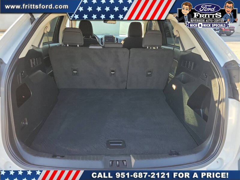 2022 Ford Edge SE