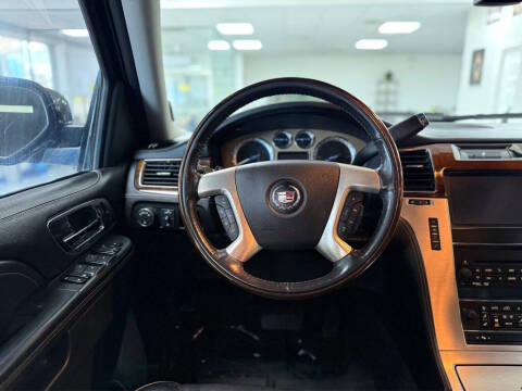 2013 Cadillac Escalade Platinum Edition