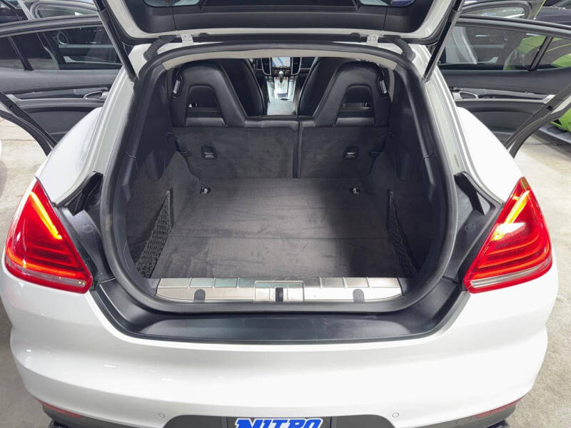 2014 Porsche Panamera 4