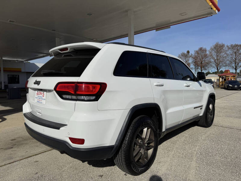 2017 Jeep Grand Cherokee Laredo