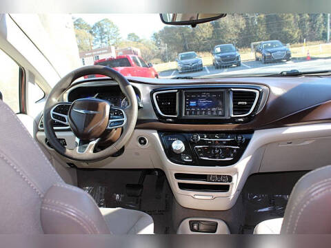 2021 Chrysler Voyager LX