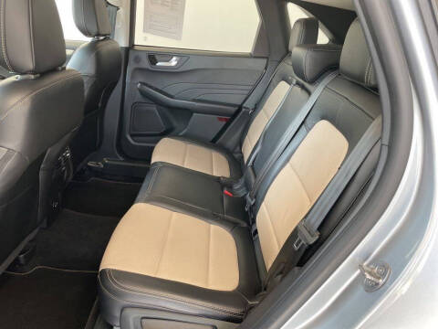 2022 Ford Escape Titanium