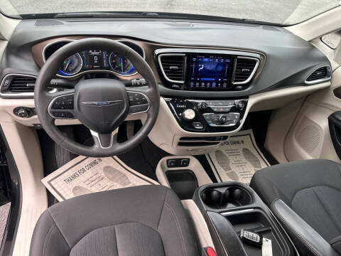 2017 Chrysler Pacifica Touring Plus