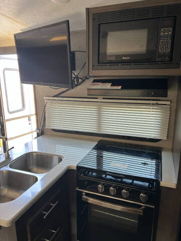2019 FOREST RIVER - FLAGSTAFF 25BRDS