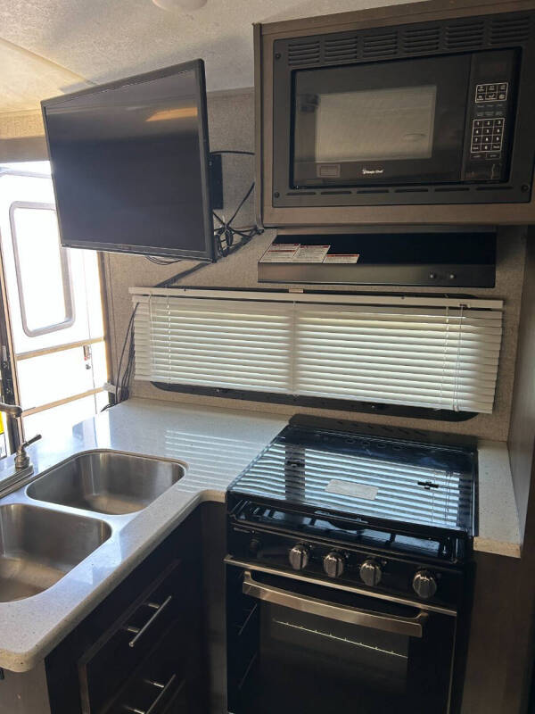 2019 FOREST RIVER - FLAGSTAFF 25BRDS