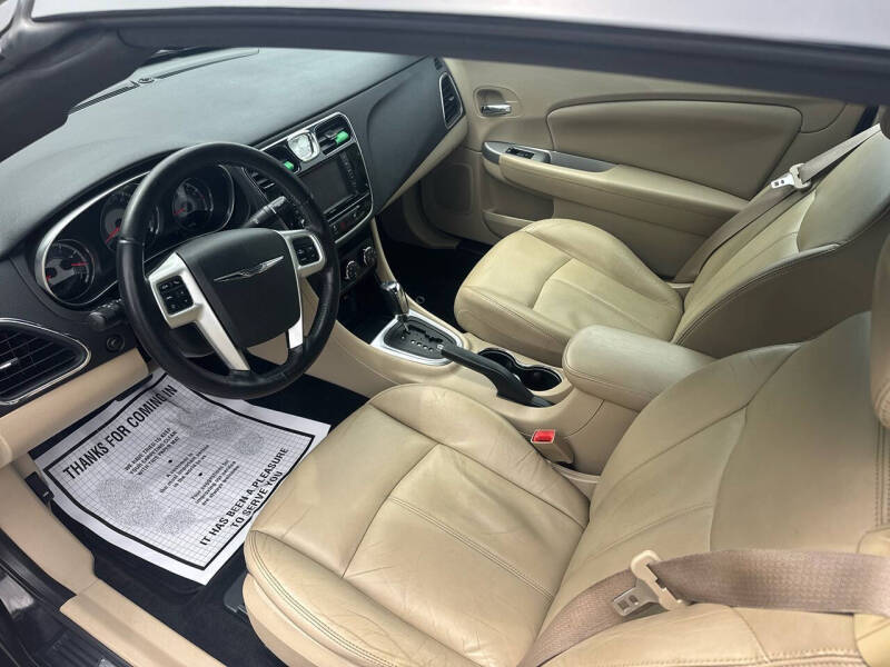 2011 Chrysler 200 Limited