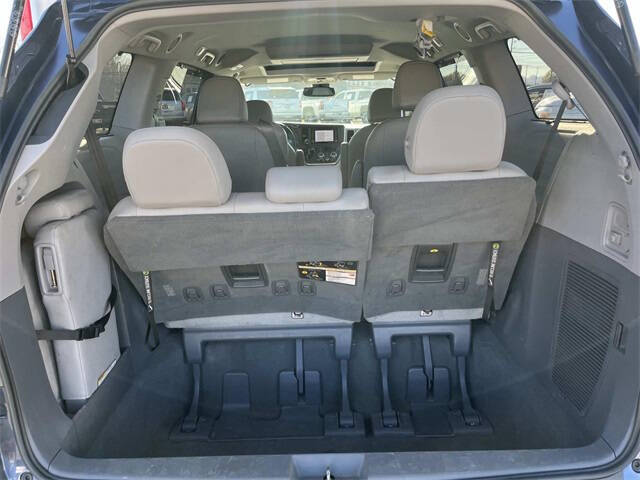 2020 Toyota Sienna XLE Premium 8-Passenger