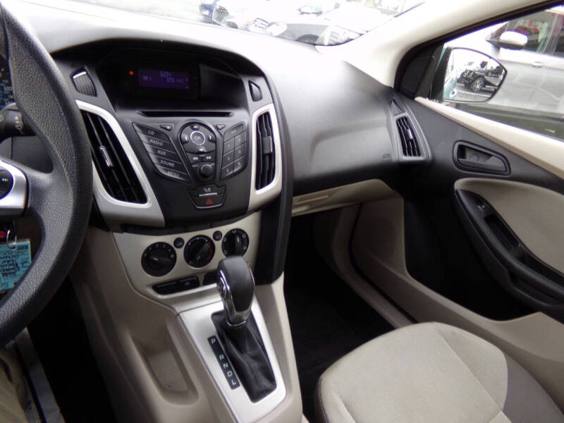 2012 Ford Focus SE
