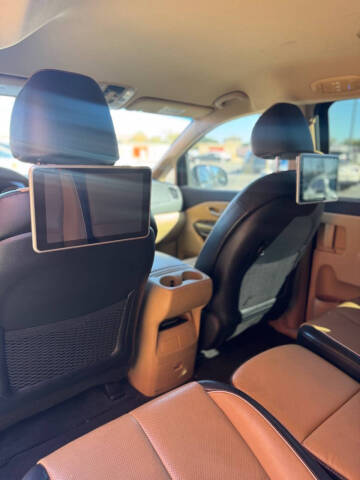2019 Kia Sedona LX