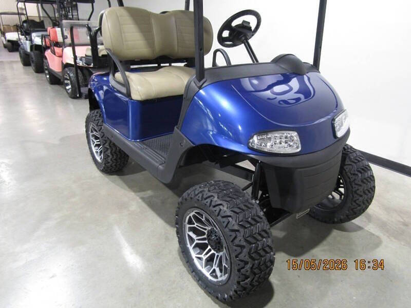 2018 E-Z-GO RXV 4