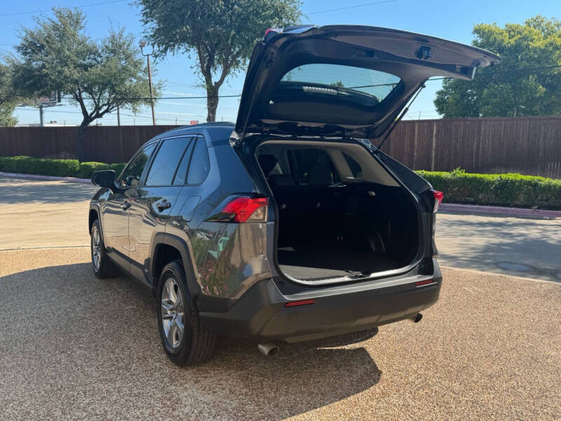 2022 Toyota RAV4 Hybrid LE