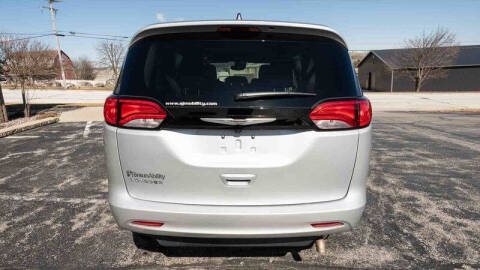 2024 Chrysler Voyager LX