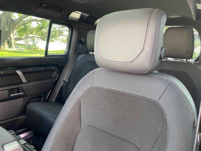 2022 Land Rover Defender Carpathian Edition's photo