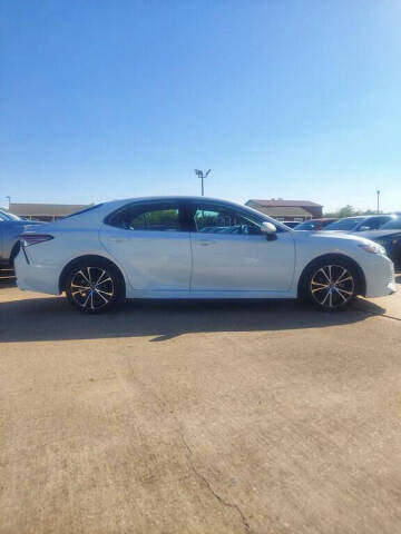 2019 Toyota Camry SE