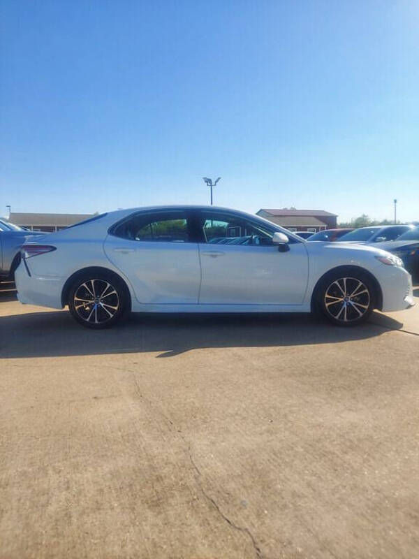 2019 Toyota Camry SE