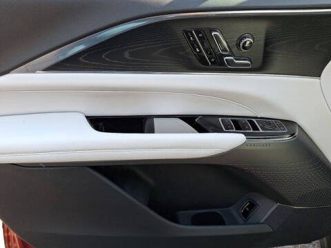 2024 Cadillac LYRIQ Luxury 1