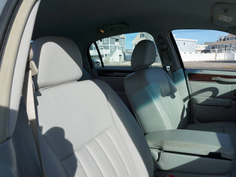 2006 Lincoln Town Car Signature