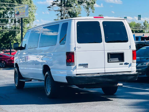 2009 Ford E-Series E-350 SD XLT