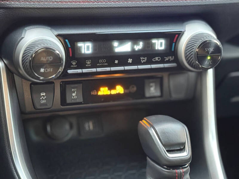 2024 Toyota RAV4 Prime SE