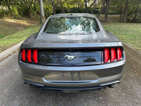 2021 Ford Mustang EcoBoost