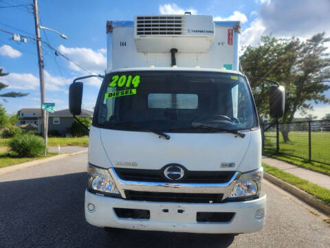 2014 Hino 195