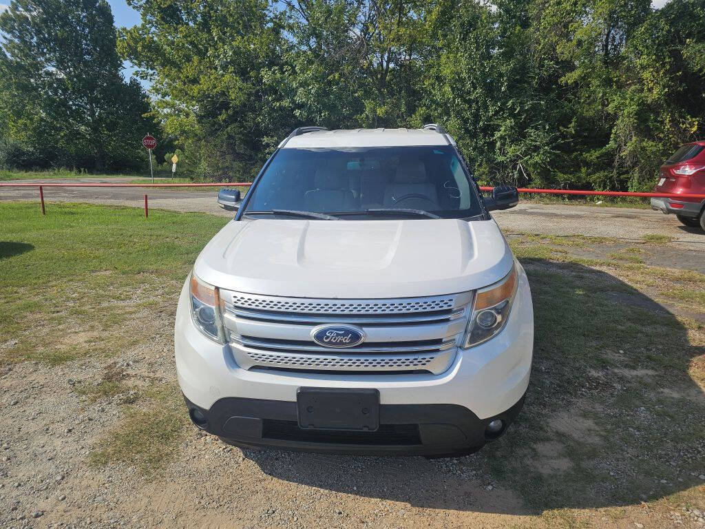 White 2012 Ford Explorer XLT XLT 4dr SUV 1