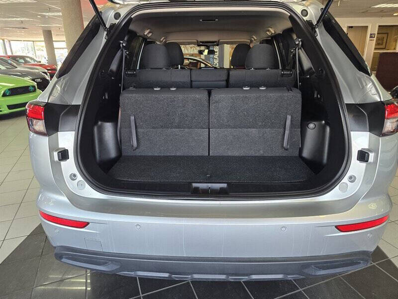 2024 Mitsubishi Outlander ES