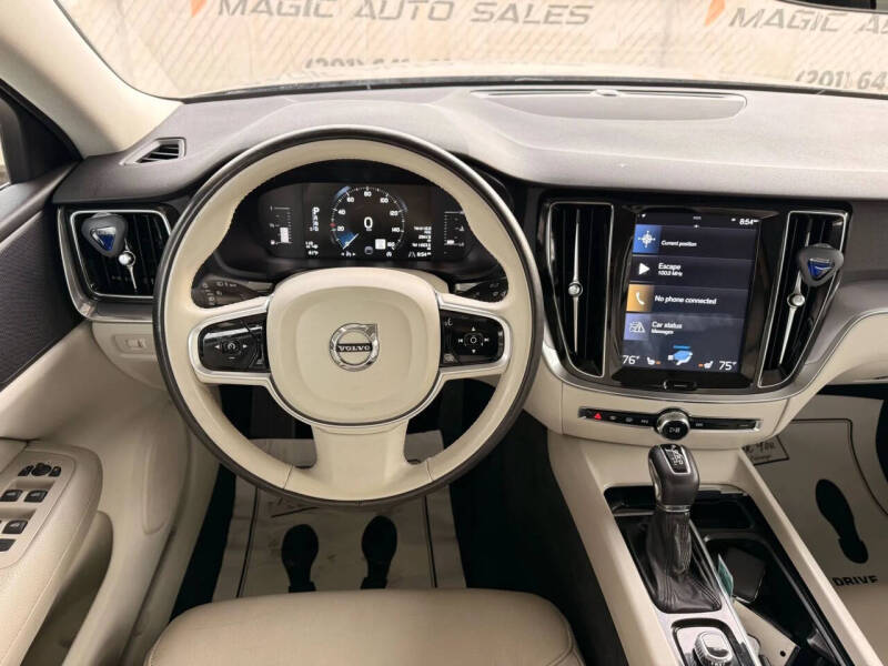 2019 Volvo S60 T6 Momentum