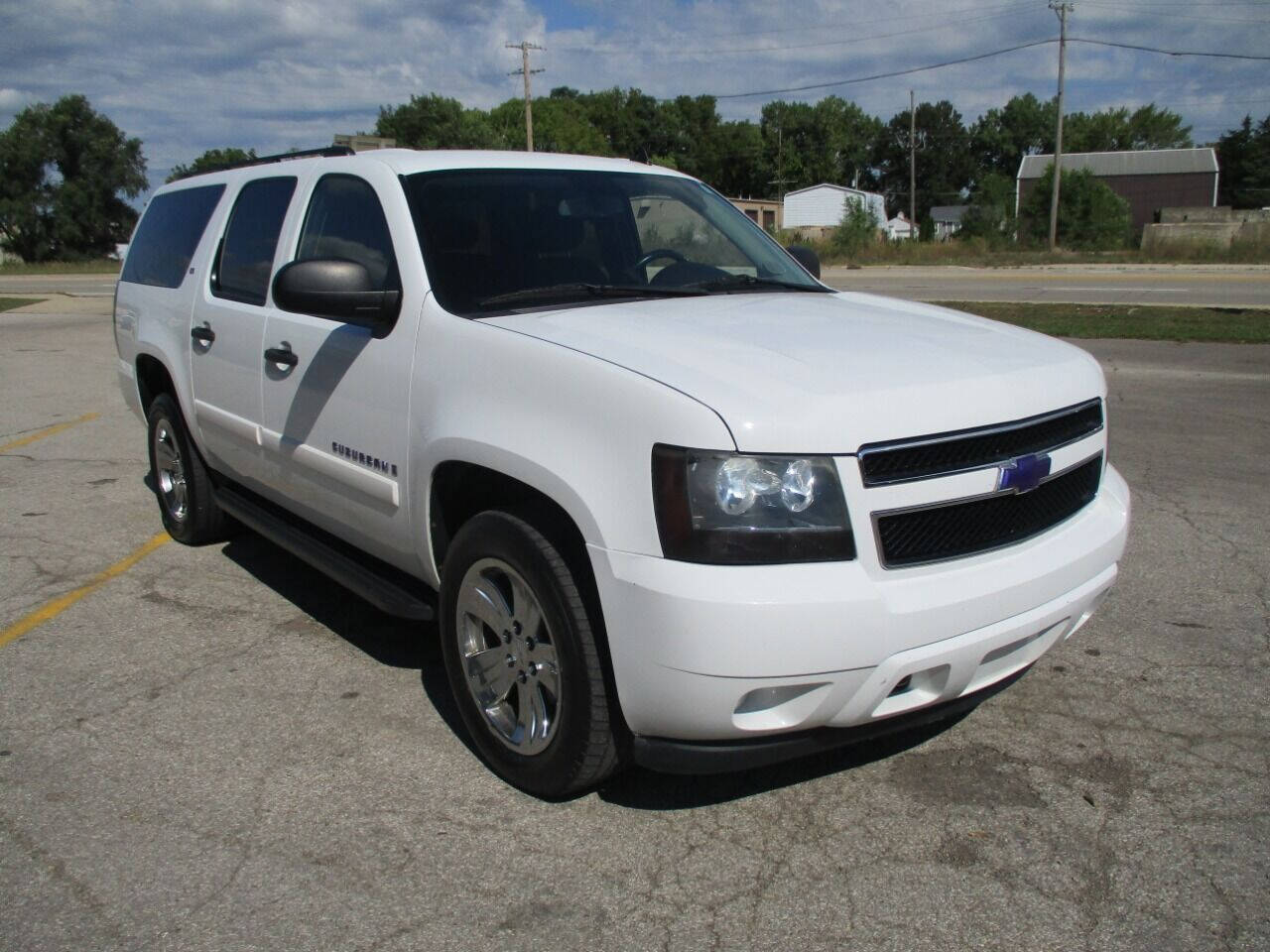 Chevrolet Suburban 1500 LS 4WD for Sale in Chicago, IL