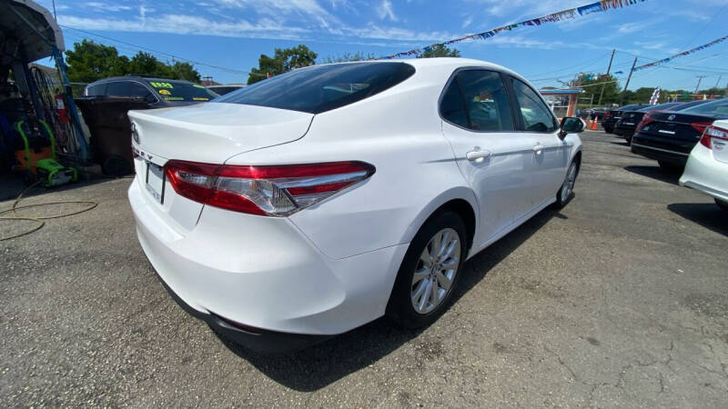 2018 Toyota Camry LE