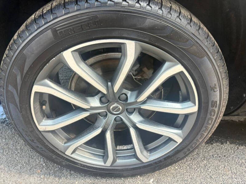 2019 Volvo XC90 T6 Momentum