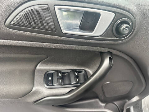 2016 Ford Fiesta SE