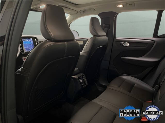 2025 Volvo XC40 B5 Plus Bright Theme