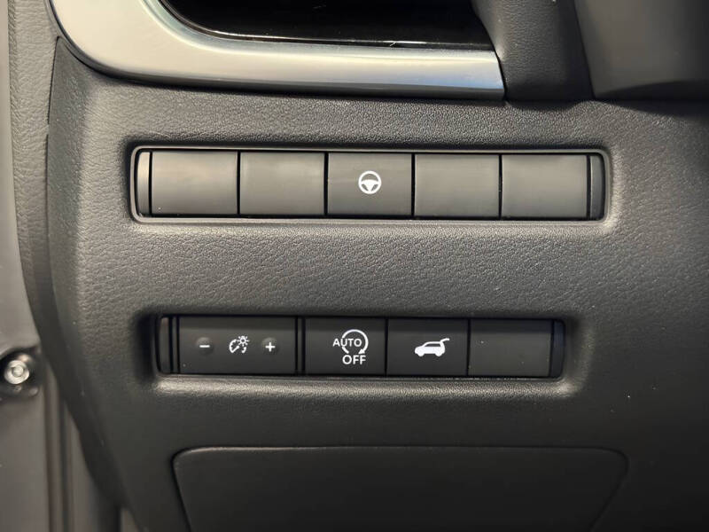 2025 Nissan Rogue SL