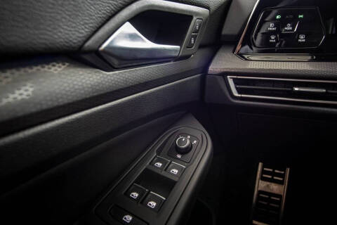 2023 Volkswagen Golf GTI SE