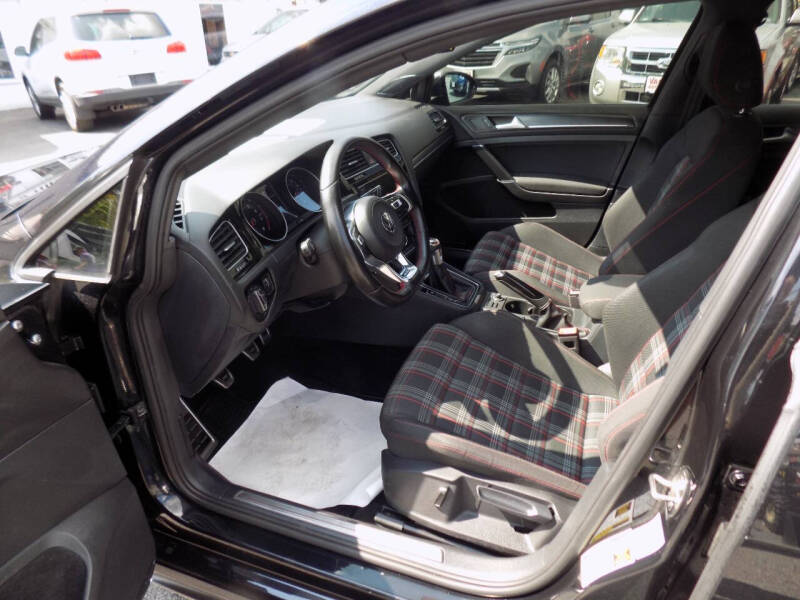 2018 Volkswagen Golf GTI S