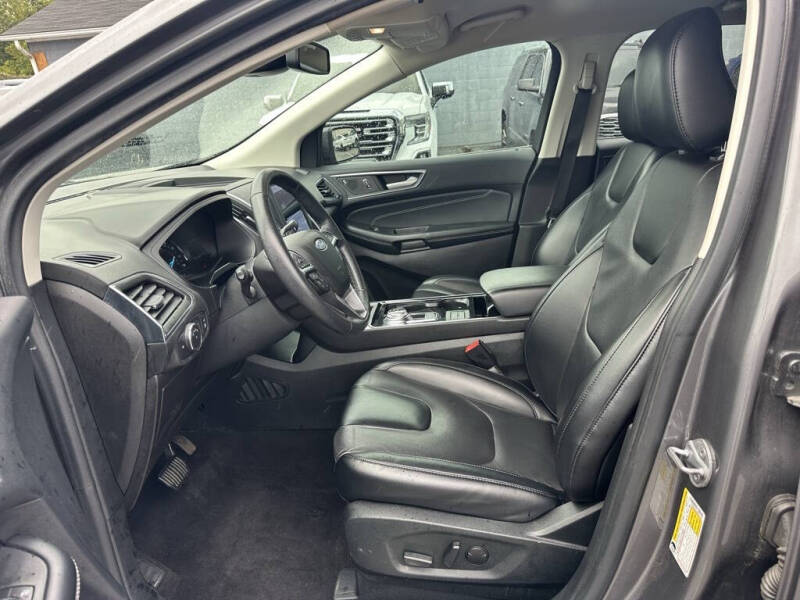 2022 Ford Edge Titanium