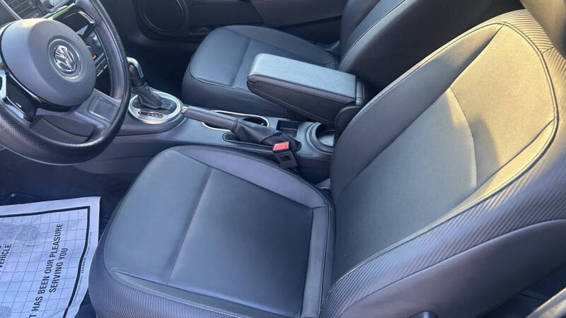 2016 Volkswagen Beetle 1.8T Classic PZEV