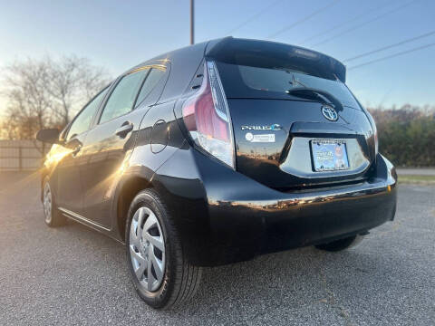 2016 Toyota Prius c Two