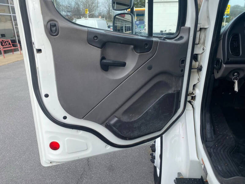 2016 Freightliner M2 106