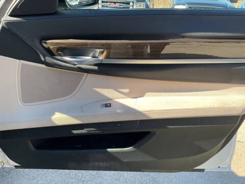 2012 BMW 7 Series 740i