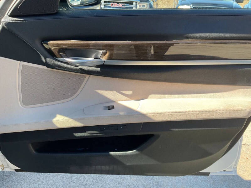 2012 BMW 7 Series 740i