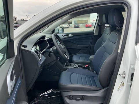 2025 Volkswagen Taos SEL 4Motion