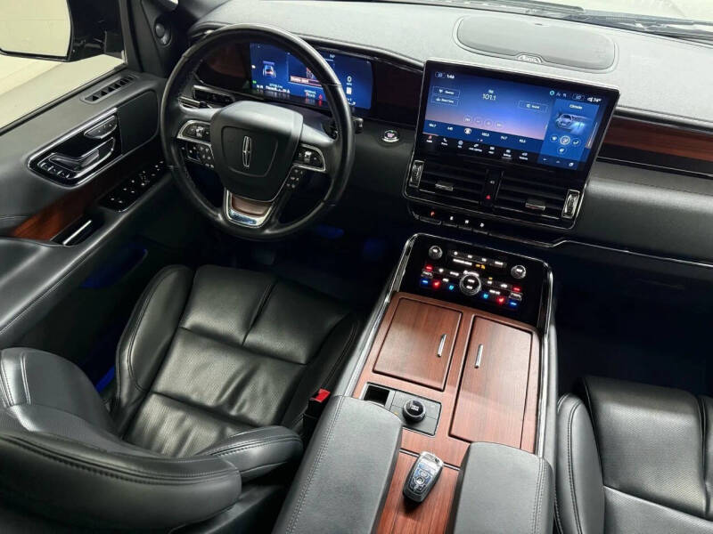 2023 Lincoln Navigator L Standard
