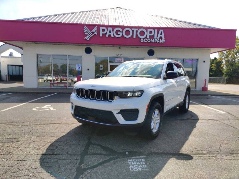 2023 Jeep Grand Cherokee Laredo's photo