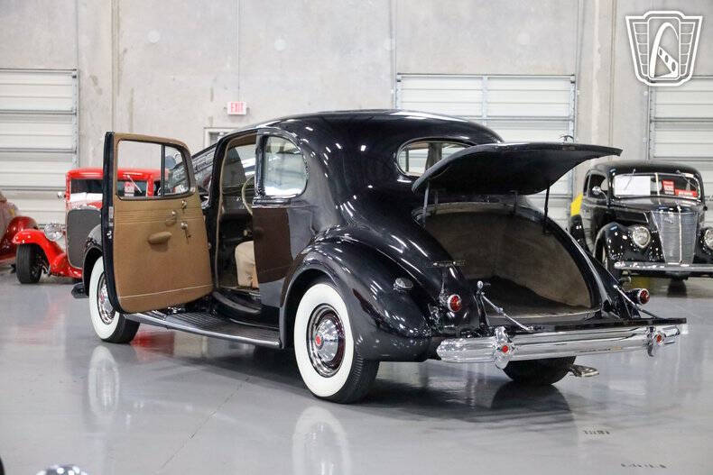 1938 Packard Super Eight
