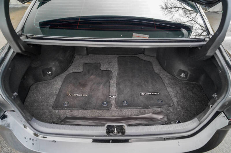 2020 Lexus ES 300h Ultra Luxury